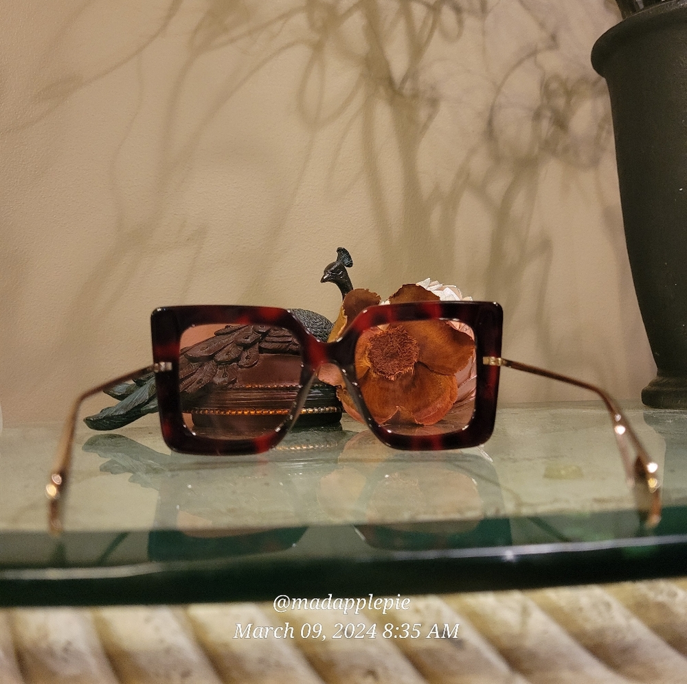 Gucci Oversized Square Havanah Pink Butterfly Sunnglases GG0453 Luxury #53 - Picture 8 of 17